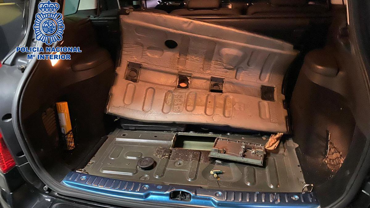 La Policía Nacional desmantela un grupo criminal que adulteraba cocaína y la transportaba en vehículos caleteados / Foto: Policía Nacional