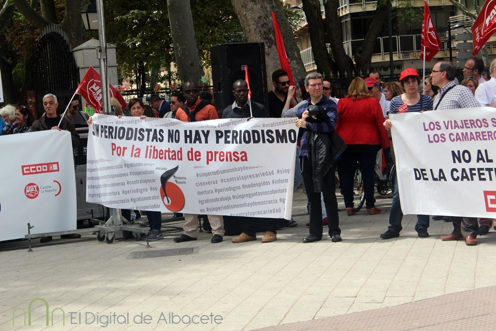 Manifestacion 1Mayo15ok034logo