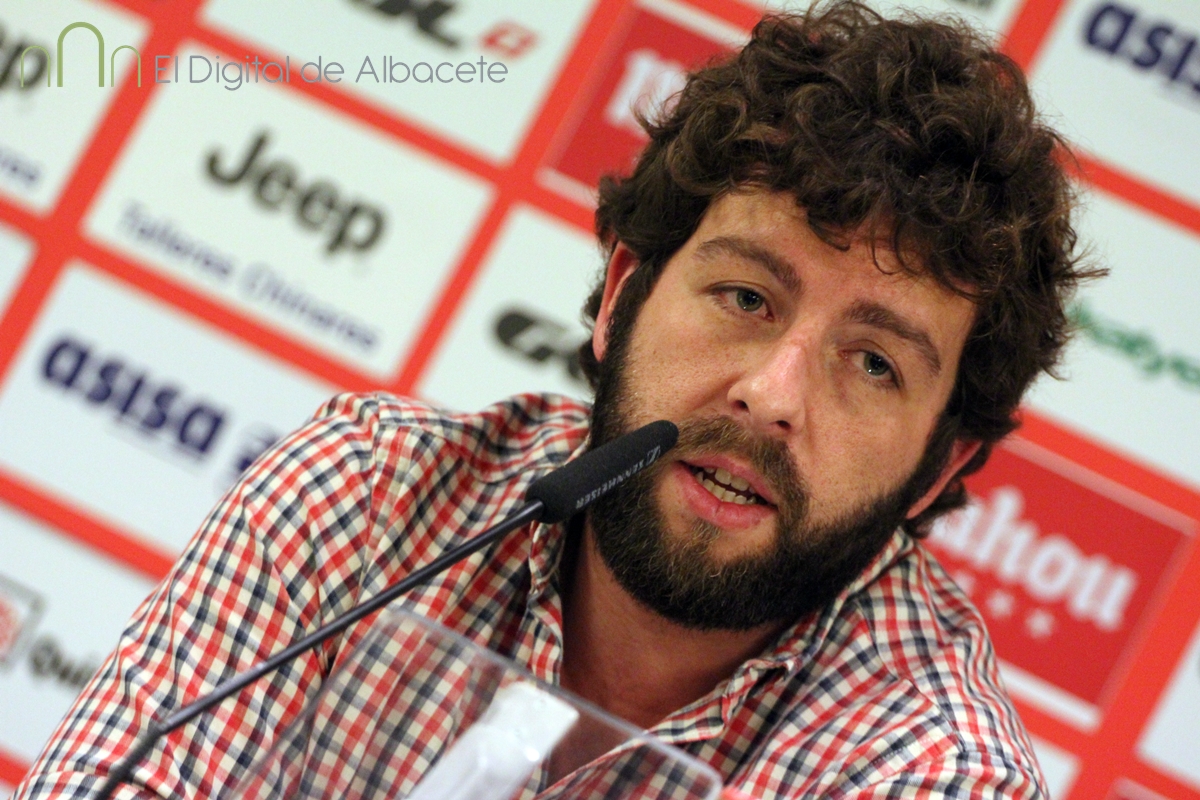 Presentación_Adrià_Carmona_2015_noticias_Albacete (12)