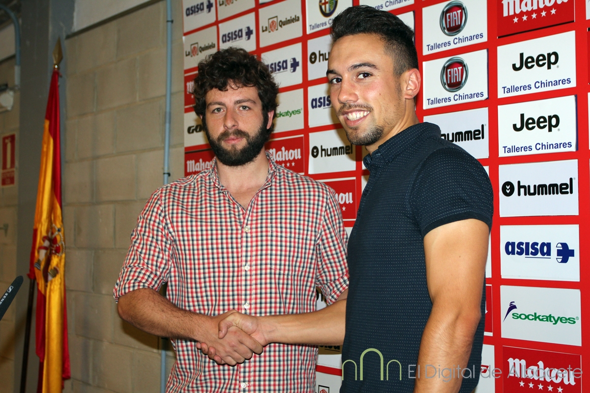 Presentación_Adrià_Carmona_2015_noticias_Albacete (2)