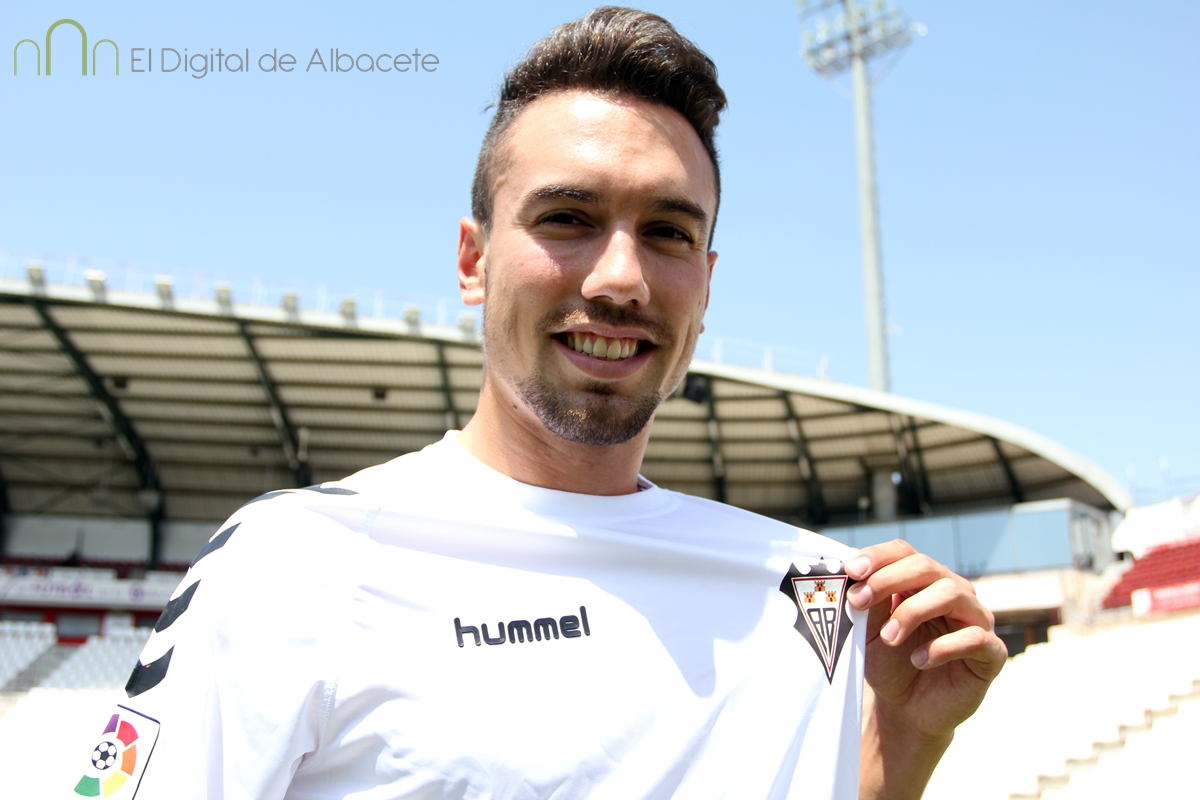 Presentación_Adrià_Carmona_2015_noticias_Albacete (24)