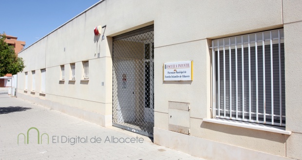 ¿cuándo pueden solicitar los padres de albacete el cheque escolar de hasta 140 euros mensuales?
