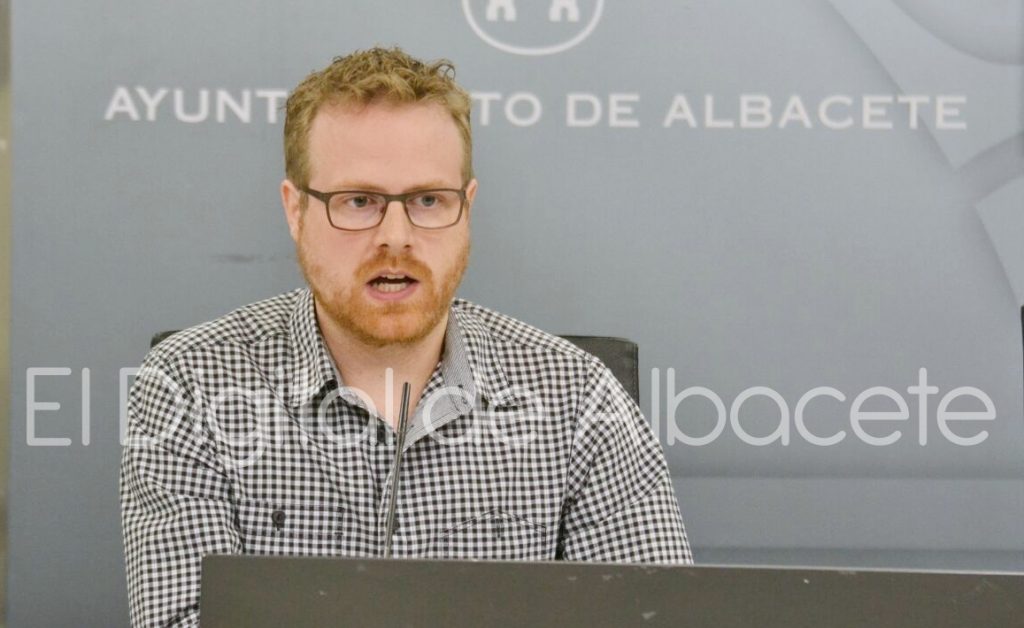 Álvaro Peñarrubia, concejal de Ganemos Albacete (Foto: Pilar Felipe)