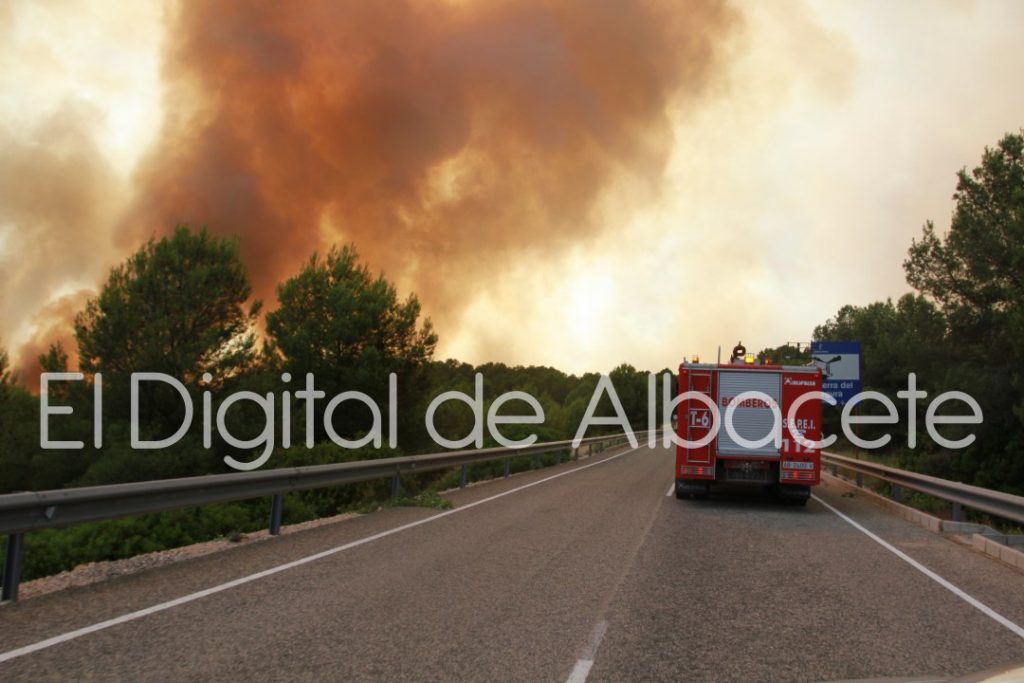 incendio hellin 2