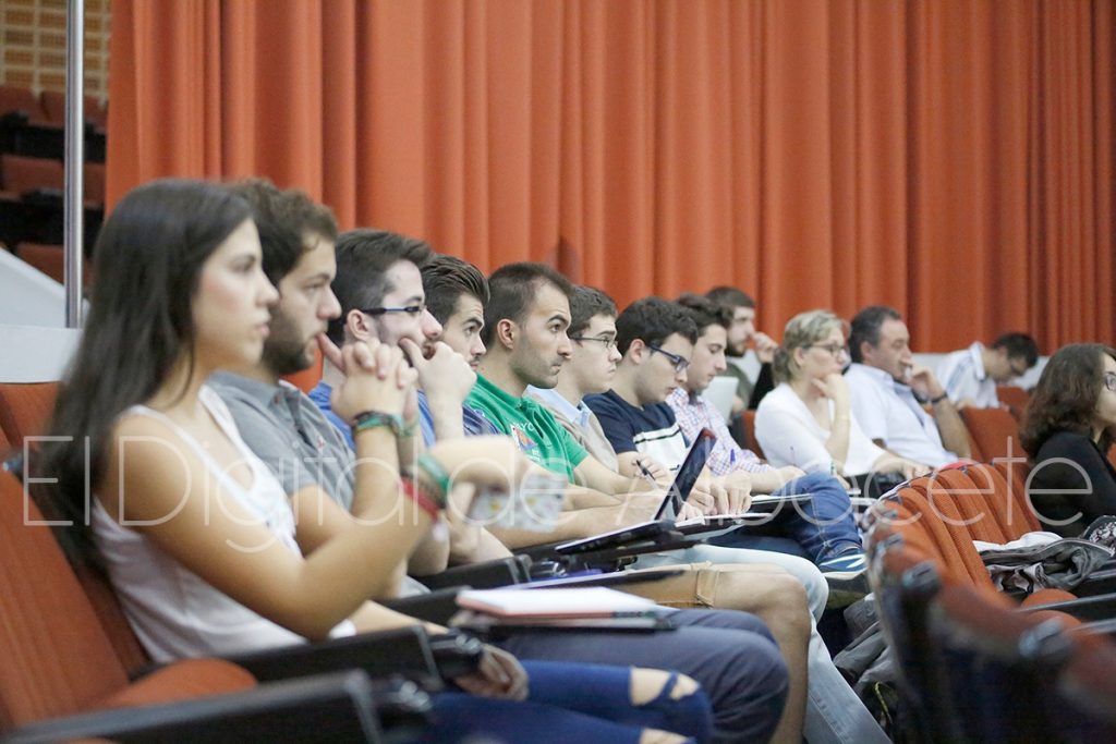 conferencia_master_noticia_albacete-11