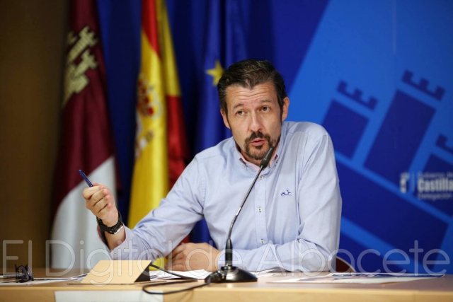 Jefe de sección de libros y de archivos, José Javier de la Rosa
