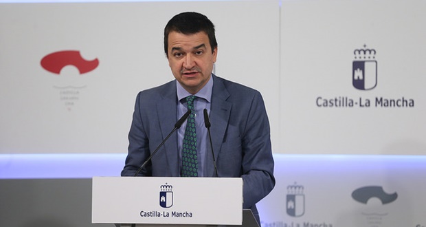 El consejero de Agricultura, Medio Ambiente y Desarrollo Rural, Francisco Martínez Arroyo