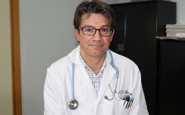 Doctor José Javier Blanch, Servicio de Medicina Interna del Complejo Hospitalario de Albacete