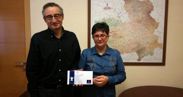 Raúl Sánchez, jefe de Servicio de Salud Pública de Albacete junto a la técnico de Salud Pública, Laudina Rodríguez Rodríguez.
