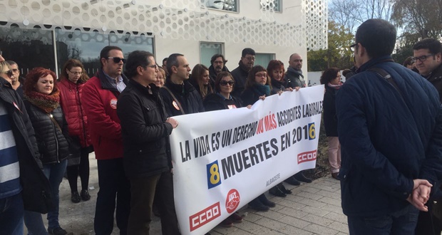 161209-concentracion-sineistralidad-ccoo-ugt-albacete