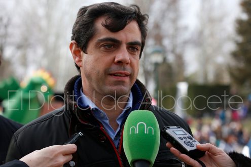 jueves_lardero_fiesta_arbol_noticia_albacete-15