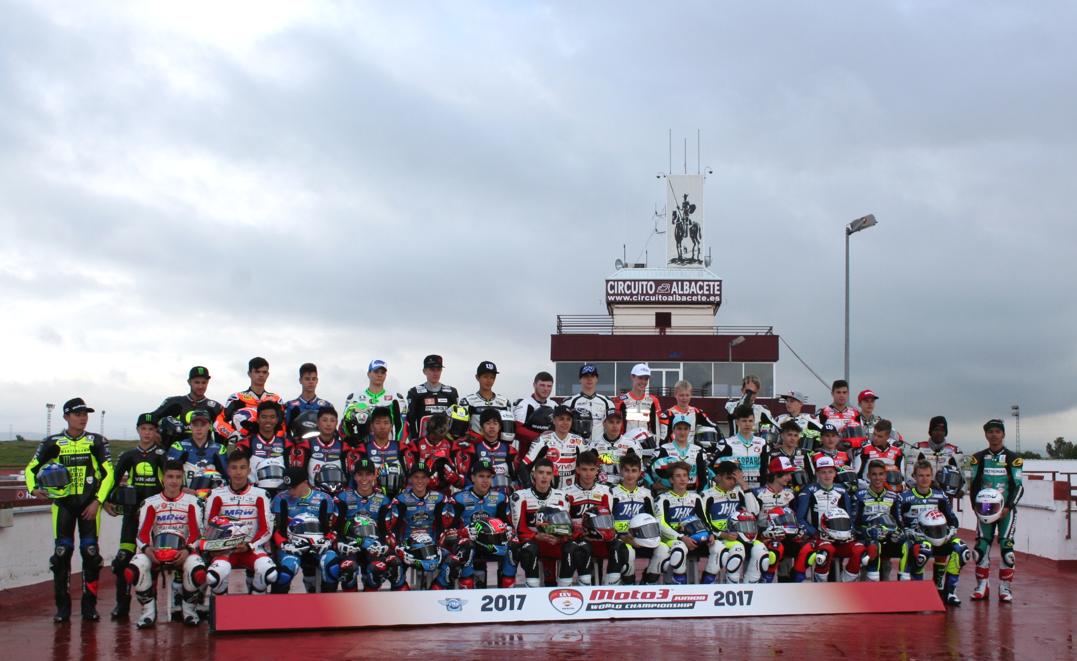 001 Foto oficial grupo Moto3