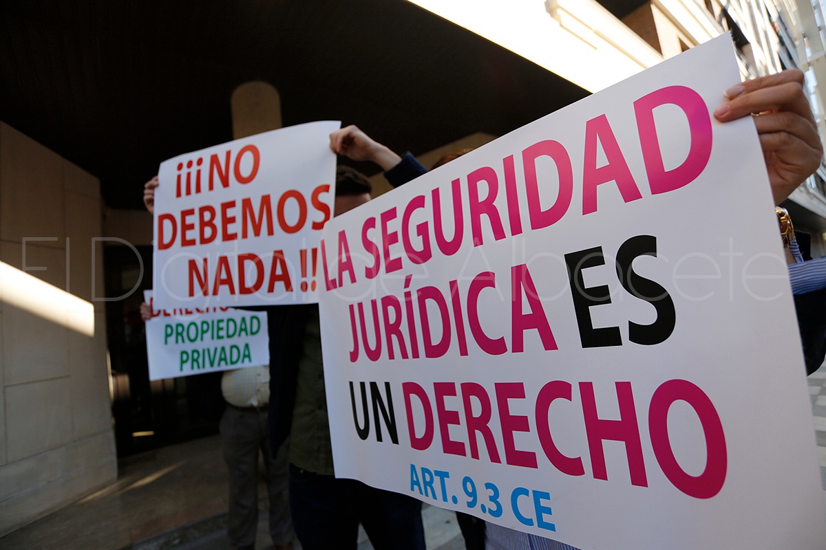 DESAHUCIO_LOCAL_SUSPENDIDO_NOTICIA_ALBACETE 18