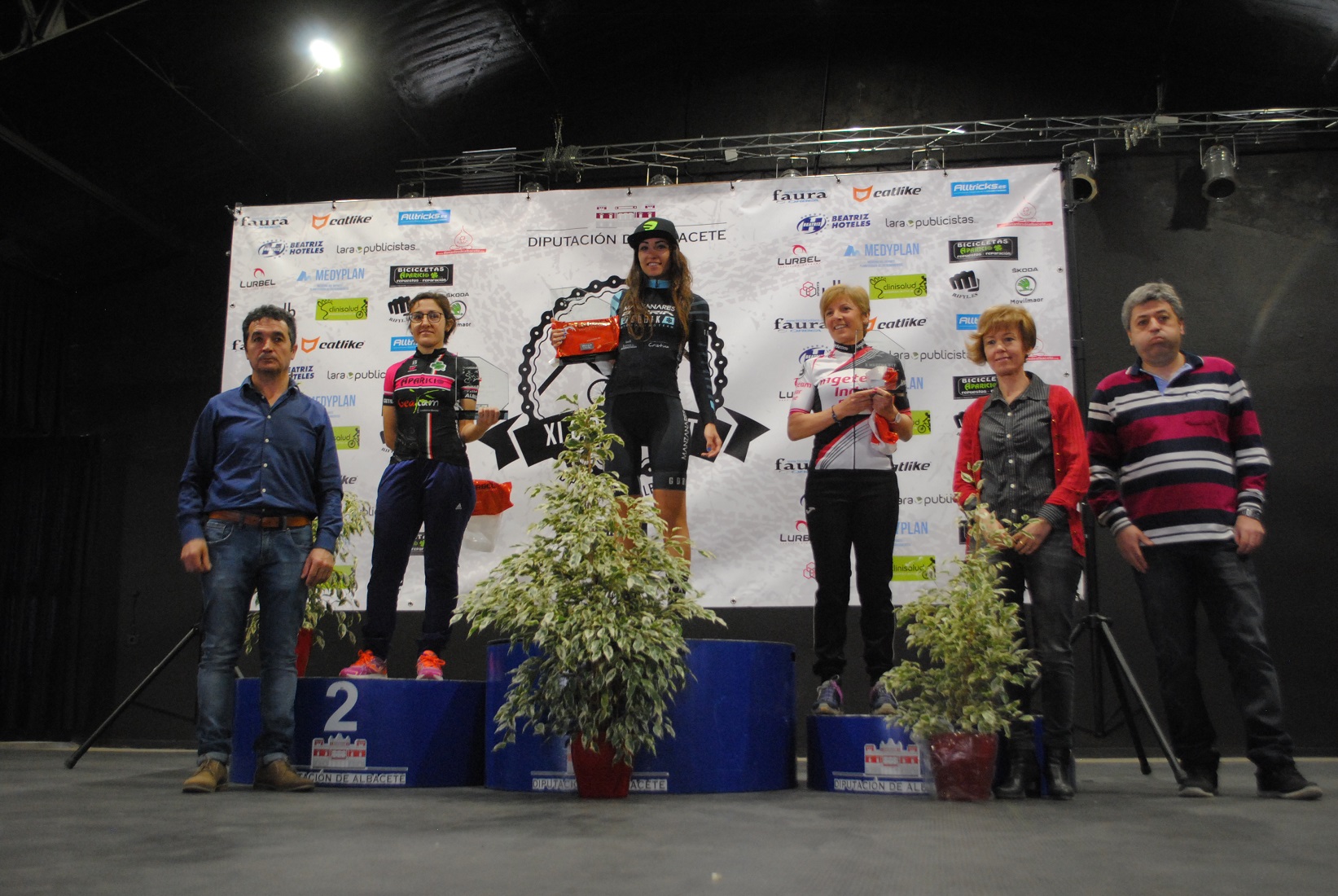 PODIUM FEM