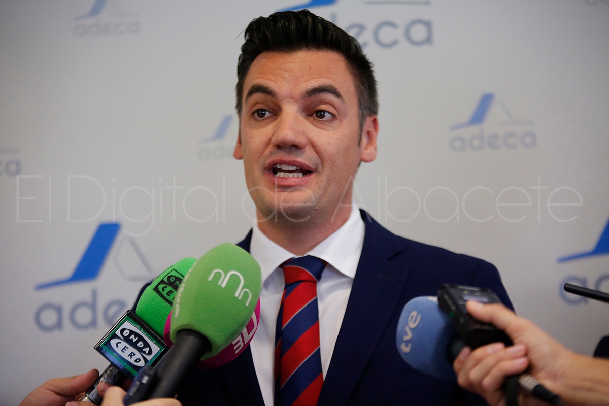 DESAYUNO_EMPRESARIAL_ADECA_NOTICIA_ALBACETE 04