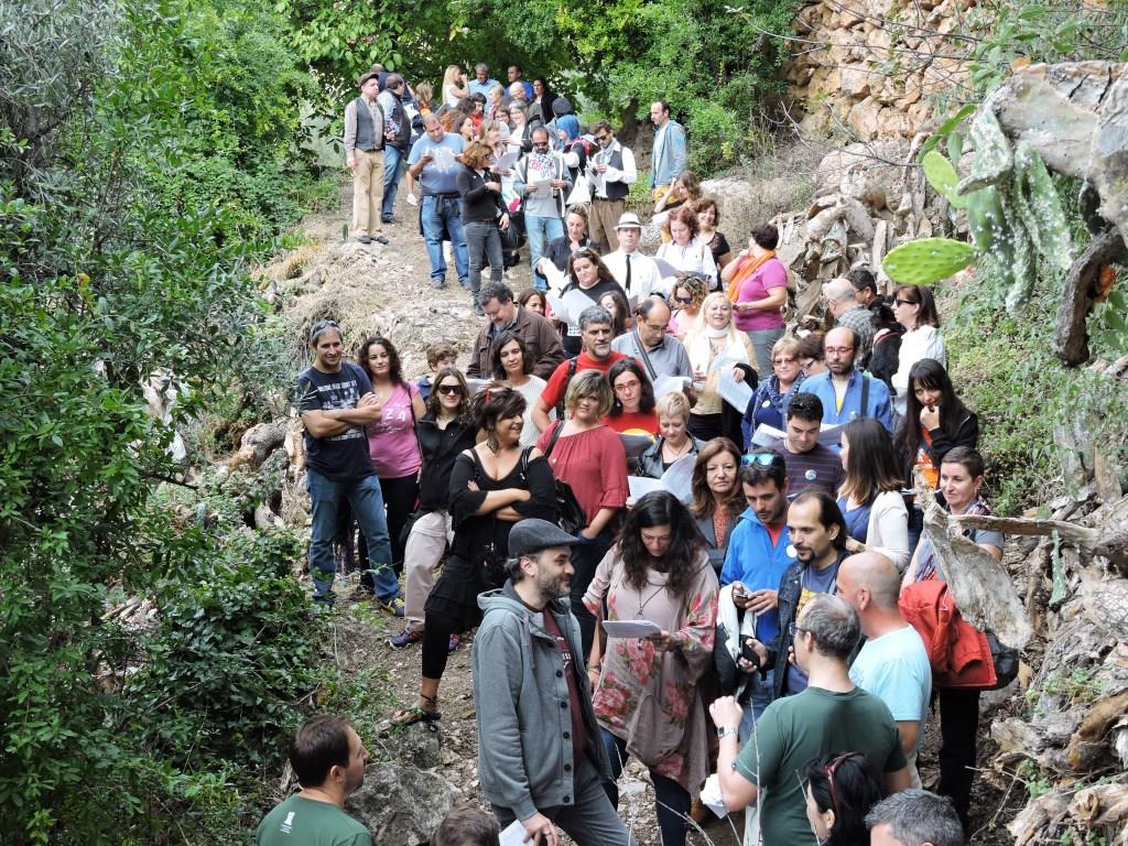 Visita a los escenarios de Ayna durante la Quinta Quedada