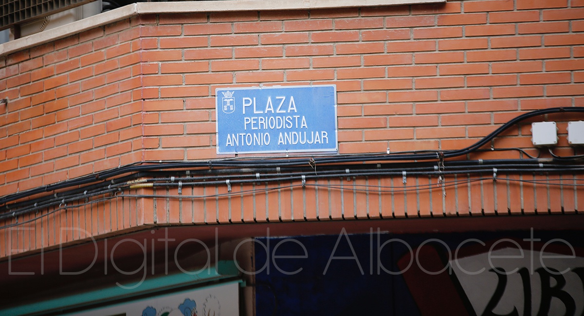Resultado de imagen de plaza "Periodista Antonio Andújar