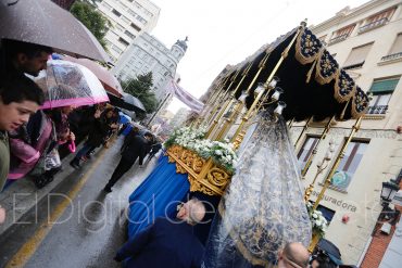 Procesión en Albacete bajo la lluvia / Imagen de archivo