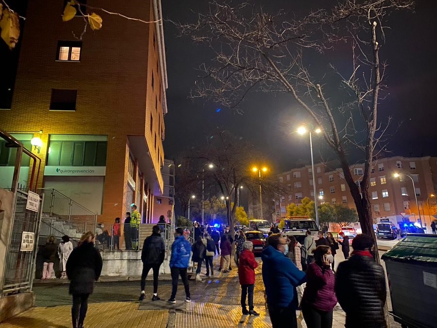 Un incendio en un vehículo del garaje ha obligado a desalojar todo un bloque de viviendas en pleno centro de Toledo, en la avenida de Francia AYUNTAMIENTO 17/12/2020