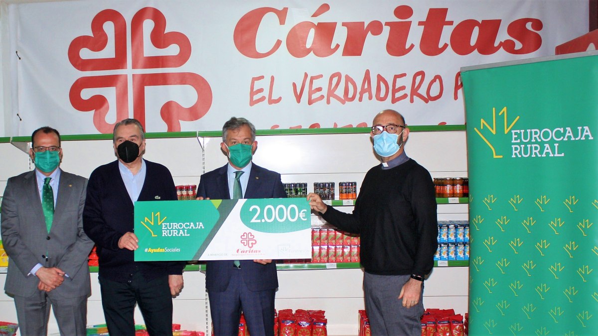 Fundación eurocaja rural, con el economato 'papa francisco' de cáritas interparroquial