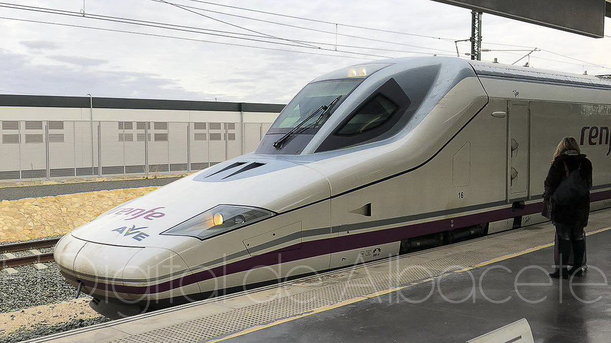AVE a su paso por Castilla-La Mancha