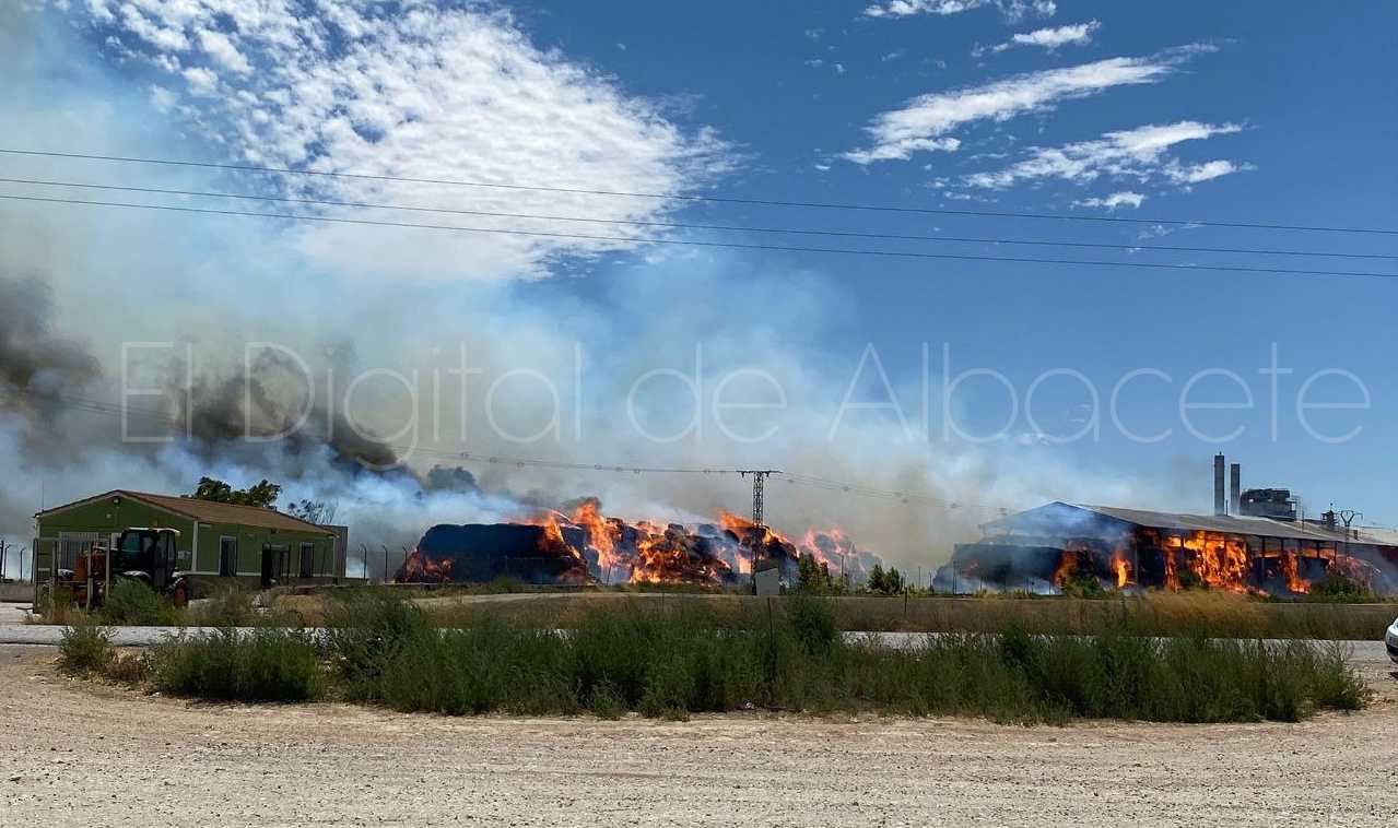 importantes daños incendio naves albacete