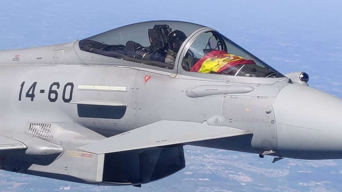 Un Eurofighter del Ala-14 volando hacia Lituania / Imagen: Ejército del Aire