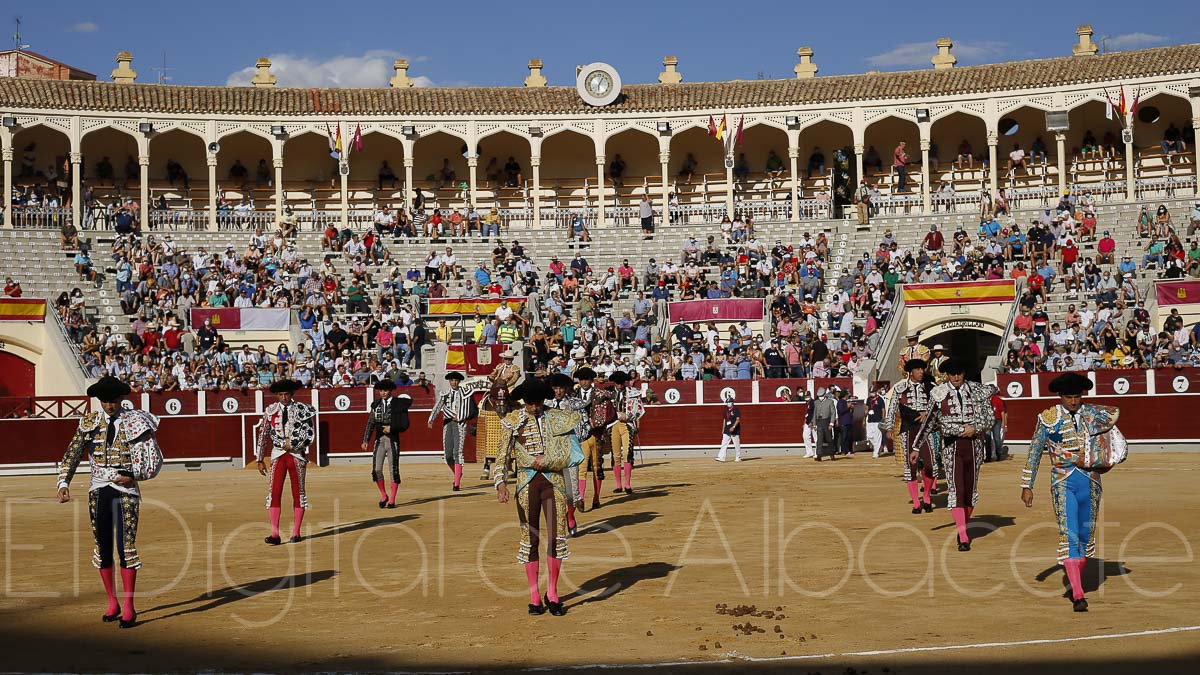 Manzanares abre la primera Puerta Grande de la Feria Taurina de Albacete