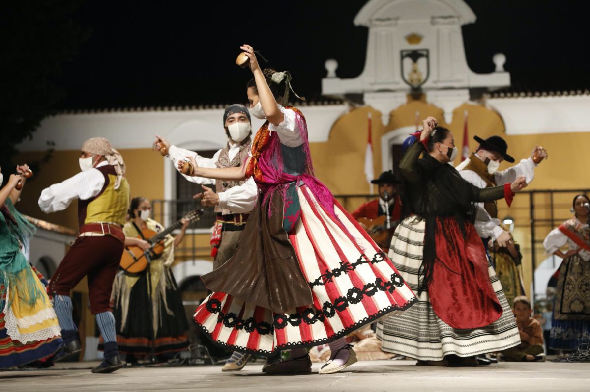 La Exaltación del Traje Manchego se abrió paso en el Recinto Ferial de Albacete
