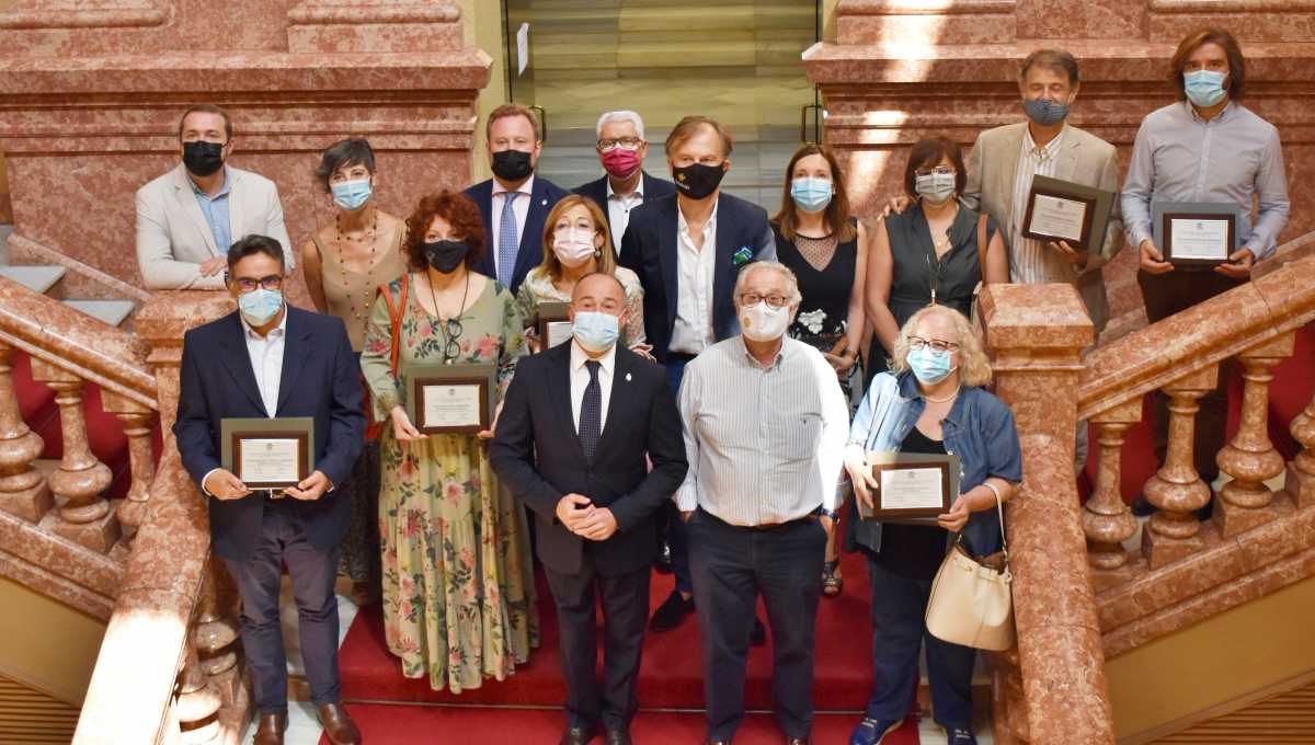 El alcalde de Albacete reconoce el trabajo de los trabajadores de la sanidad en la entrega de los 'Premios Altozano'