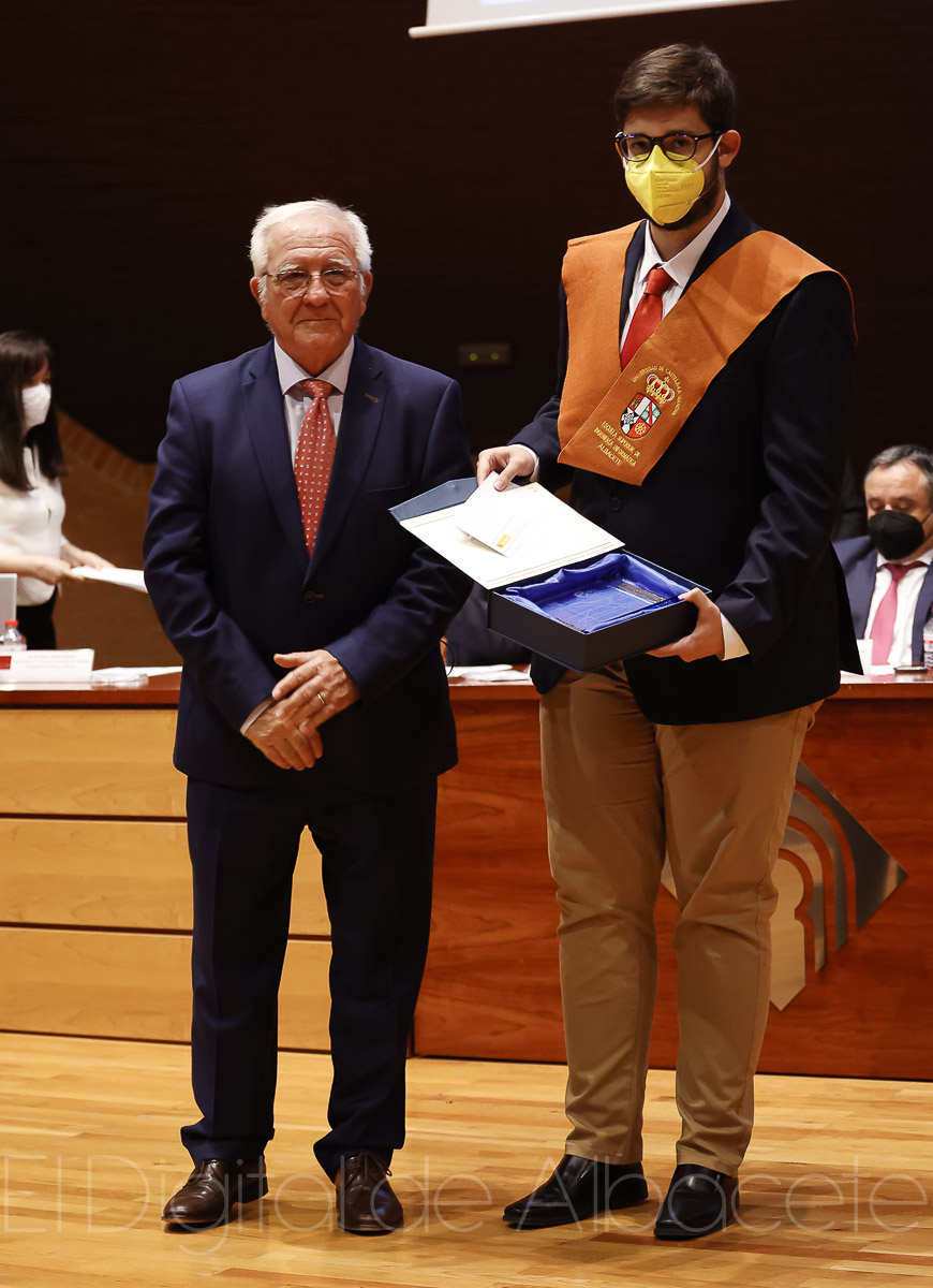 Fundación Campollano premia a un alumno de Ingeniería Informática de Albacete por su trabajo fin de grado contra cibercriminales