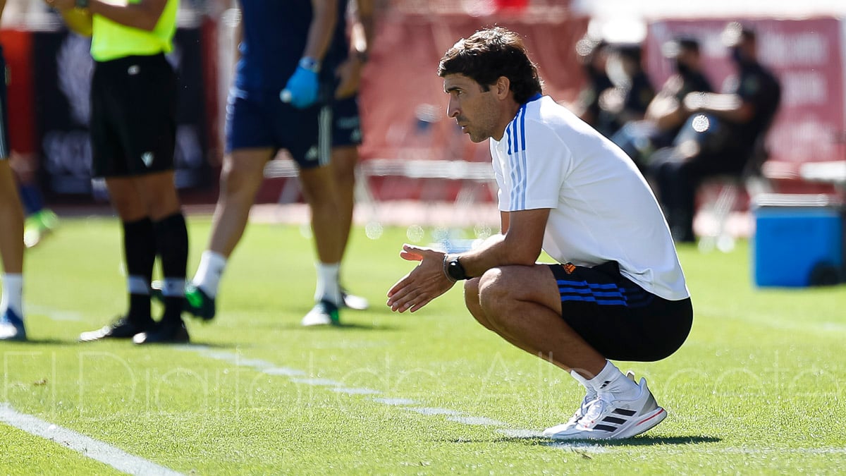Raúl, entrenador del Real Madrid Castilla, ha puesto sus ojos en Dani González
