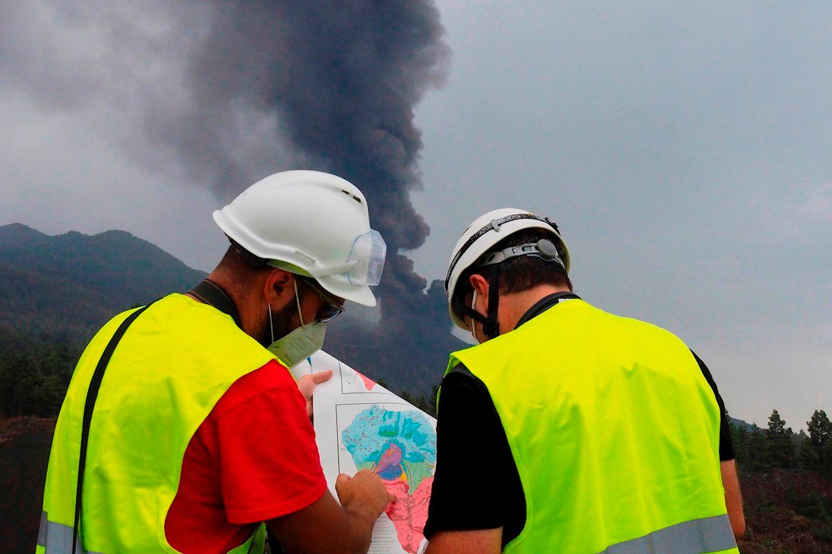 El trabajo de los científicos, clave en la crisis del volcán de La Palma