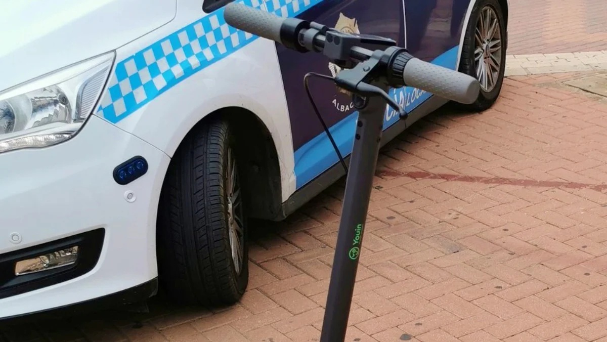 Una mujer herida tras un accidente con su patinete en Albacete