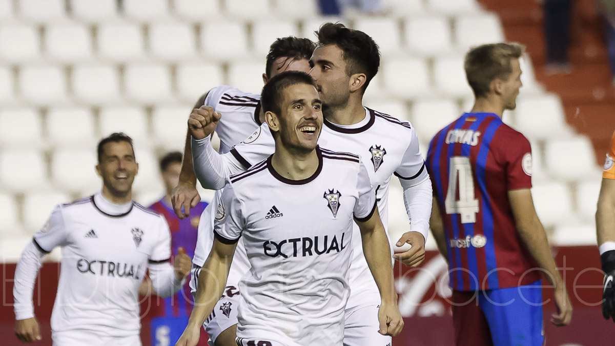 Manu Fuster hizo los 2 goles del Albacete ante el Barcelona