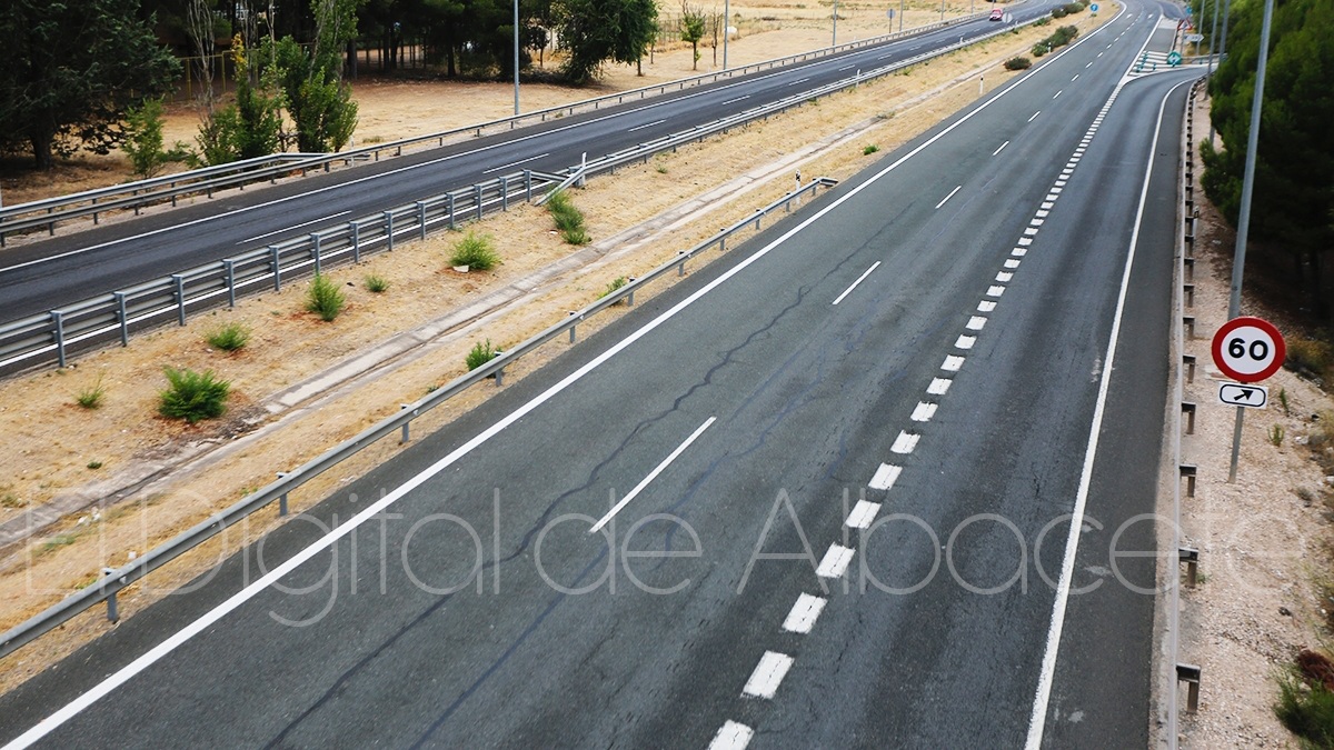 Foto de archivo de una carretera en Albacete