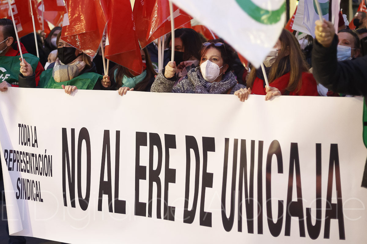 Concentración en Albacete ante el ERE planteado por Unicaja-Liberbank