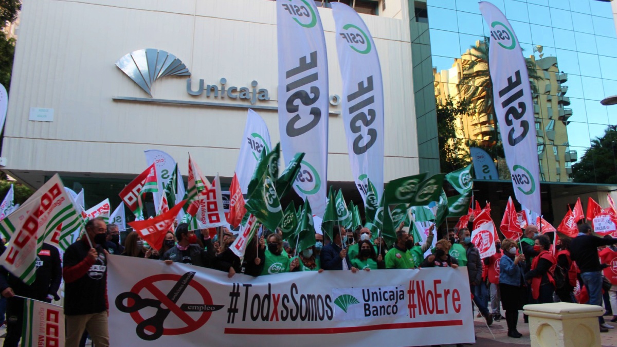 Protestas ante Unicaja
