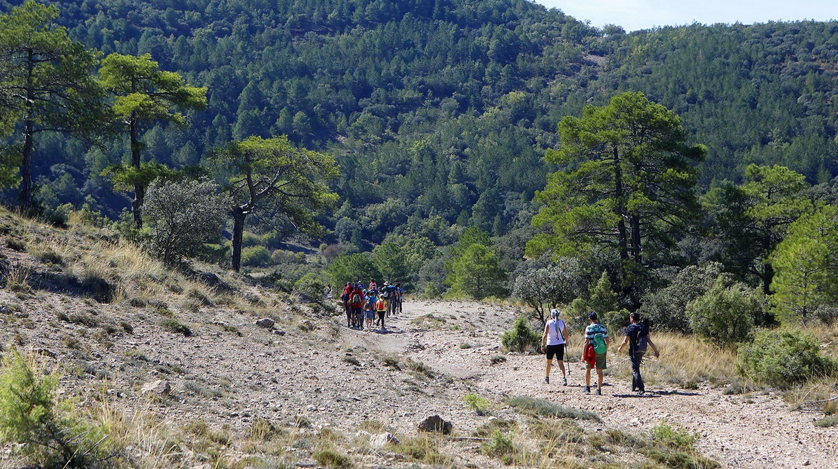 Peñascosa recibe a los senderistas de las Rutas organizadas por la Diputación de Albacete