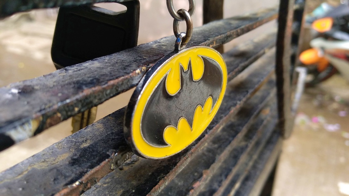 Emiliano López, de un accidente que le dejó en la calle a construir desde Illescas la moto de Batman