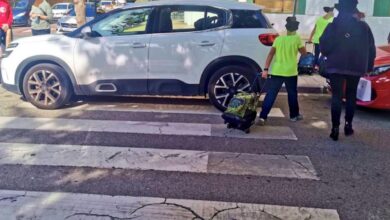 Coche mal estacionado en Albacete