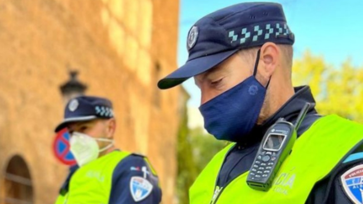 Dos agentes de la Policía Local de Albacete