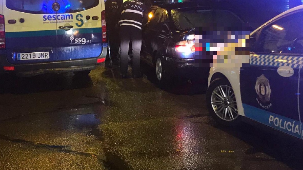 Policía y ambulancia en Albacete