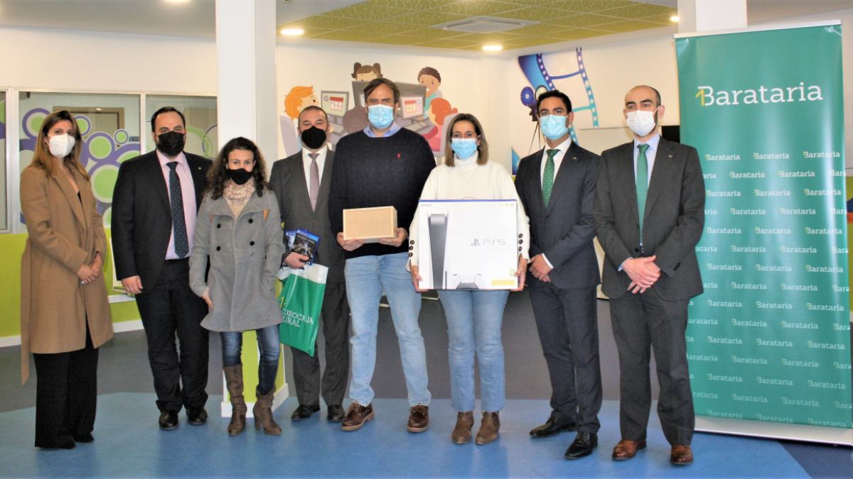 Entrega de 'Barataria' de la donación al Hospital Nacional de Parapléjicos