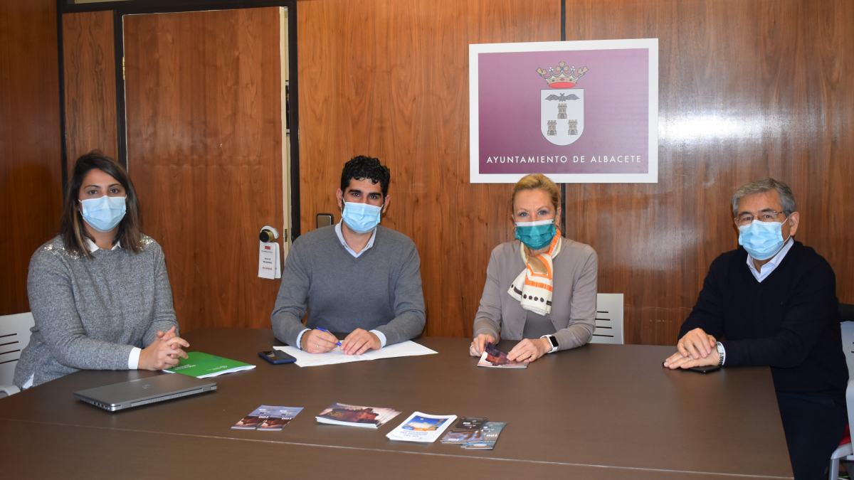 Colaboración entre la Concejalía de Educación y la Asociación Española Contra el Cáncer en Albacete