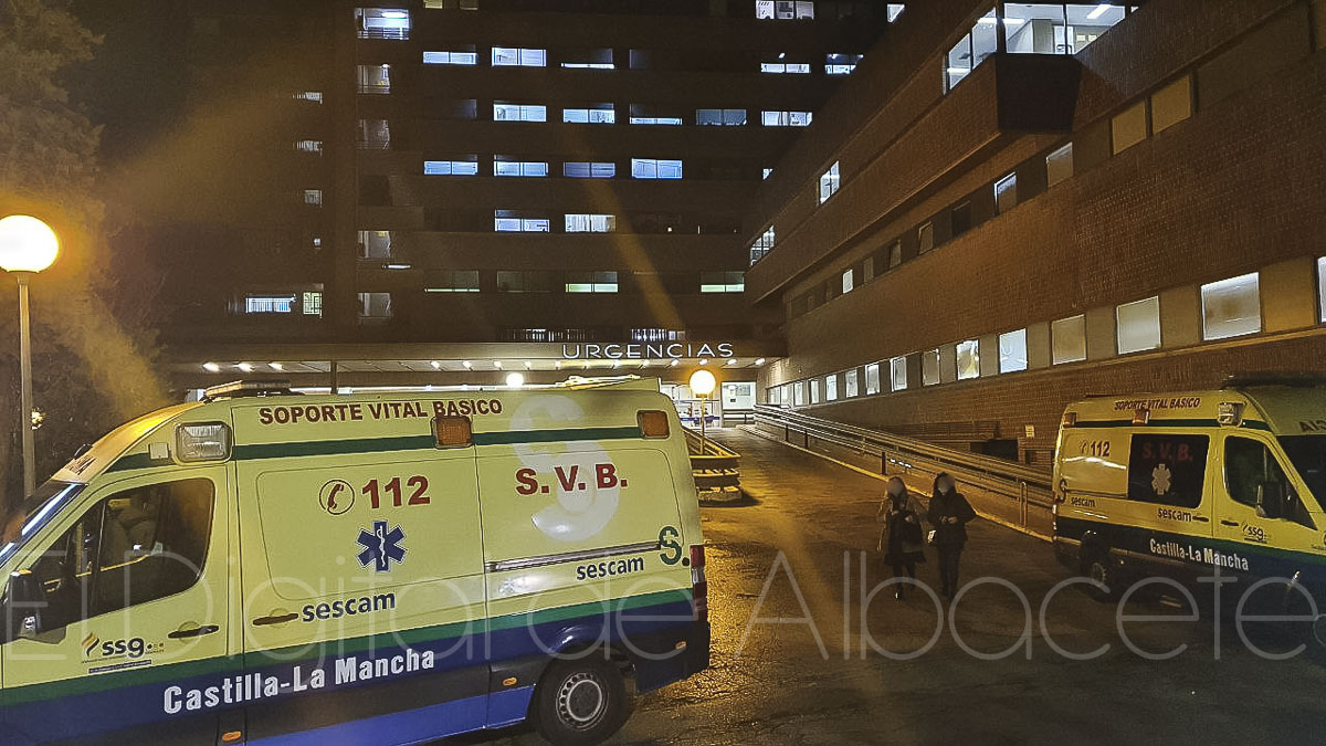 Ambulancia en el Hospital de Albacete