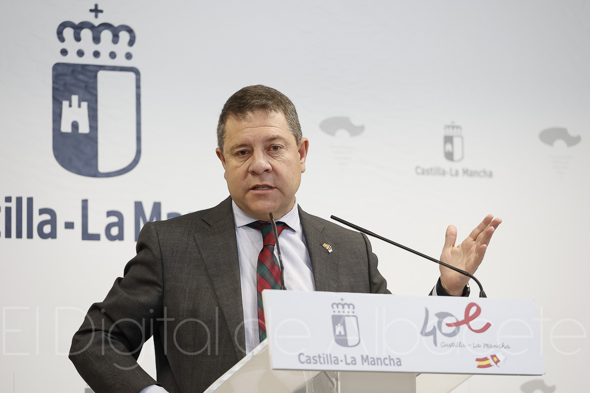 El presidente de Castilla-La Mancha, Emiliano García-Page en Cenizate