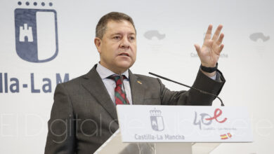 El presidente de Castilla-La Mancha, Emiliano García-Page durante la inauguración del Consultorio Local de Cenizate