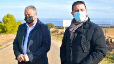 El presidente provincial junto al alcalde de Munera visitan la AB-702 antes de las inminentes obras de mejora