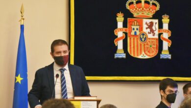 El presidente de la Diputación interviene durante el acto del 43 aniversario de la Constitución I